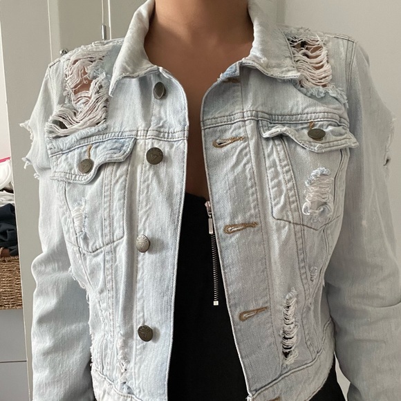 GUESS Ripped Jean Jacket - Picture 1 of 14